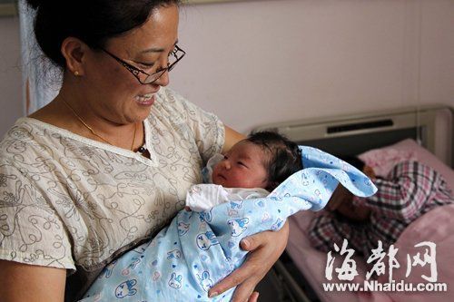 孕妇遭干部母亲掌掴事件，权力与责任的交织
