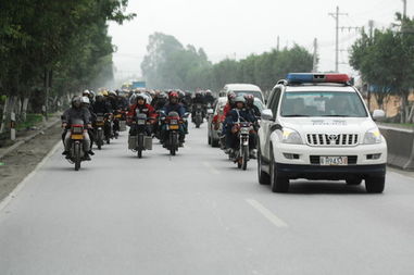 宜昌警车冲进公交站事件深度解析