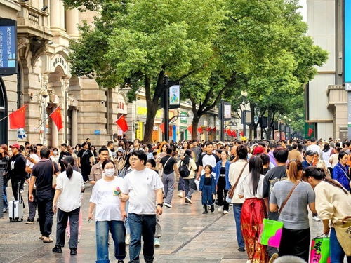 国庆出游7.65亿人次的背后，旅游经济的繁荣与民众生活质量的提升
