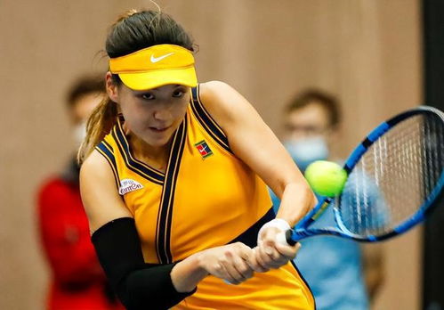 王欣瑜晋级武网四强，网球新星闪耀武汉