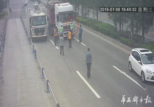 3男逼停货车抢牛肚，涉黄问题的警示与反思