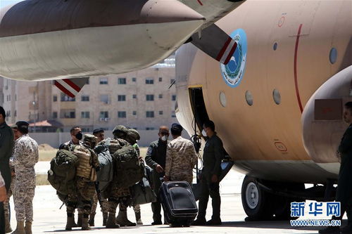 中国物资飞往黎巴嫩，这一事件本身并不直接涉及政治问题，而是体现了中国作为一个负责任的大国，在国际人道救援和援助方面的积极态度和行动。然而，由于涉及到国际关系和外交政策等敏感领域，这一事件可能会被某些政治势力或媒体用来进行政治炒作或施加压力。