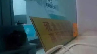 银行服务窗口的隐形问题，为何8个窗口只有2个开放？