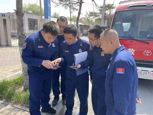 民警踏青救落水女孩，一次紧急救援的感人故事