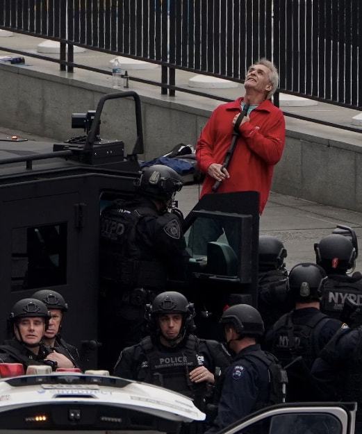 南京惊魂，深入解析持枪抢劫案背后的社会与心理因素