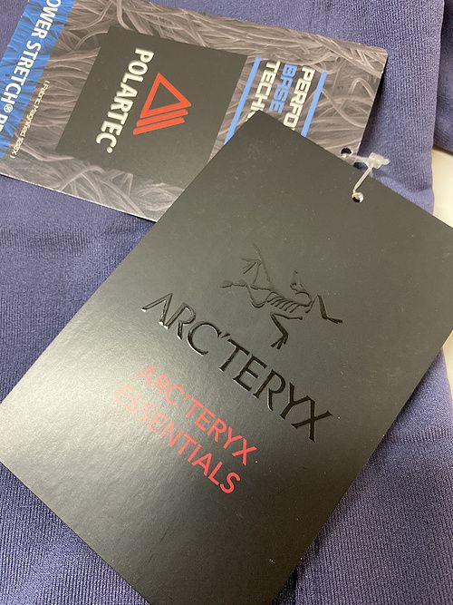 始祖鸟升级吊牌，探索户外品牌的时尚进化之路