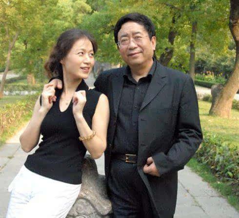 当爱情故事落幕，余秋雨与马兰离婚的启示