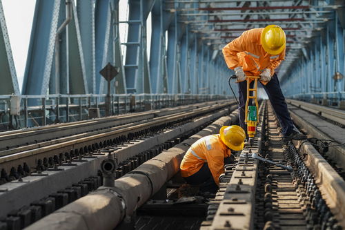 城市脉动的守护者，揭秘司机如何成为工人上下班的桥梁