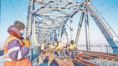 城市脉动的守护者，揭秘司机如何成为工人上下班的桥梁