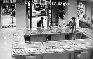 临沂珠宝店惊魂夜，揭秘打劫事件背后的真相与防范之道