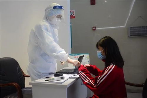 深圳隔离酒店惊现服务人员核酸阳性，疫情防线的挑战与应对
