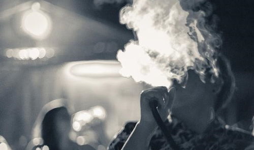 烟雾中的家暴，为何在家抽烟应被视为家庭暴力