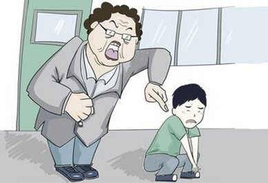 校园暴力的阴影，一名男童被老师打至骨折，社会如何反思与预防？