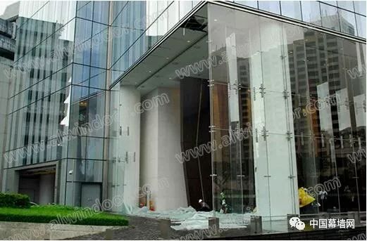 现代建筑的透明之盾，深入解析玻璃幕墙工程技术规范