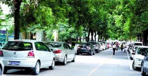 小区停车管理，秩序与和谐的平衡艺术