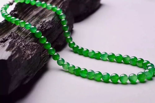 翡翠原石购买指南，揭秘行业内幕与投资智慧