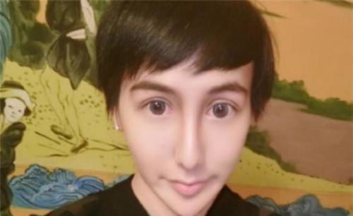 刘梓晨自曝感染新冠，疫情下的个人防护与社会责任感