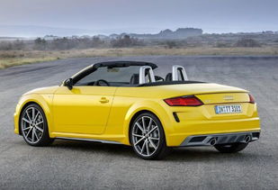 奥迪TT敞篷版，优雅与性能的完美结合