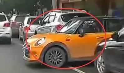 保时捷与宝马的停车位之争，一年堵截背后的法律与道德思考