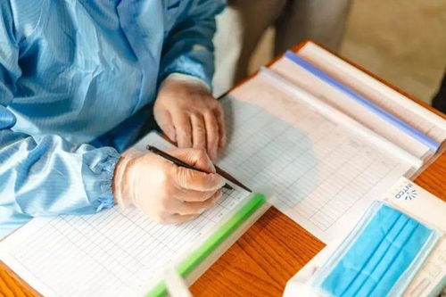 南京疫情升级，中风险地区调整及其对日常生活的影响