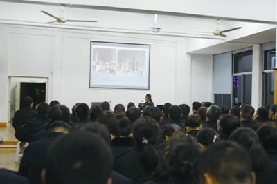 楚雄市工商局，守护市场秩序的经济卫士