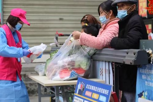 成都疫情背后，一个回不了家的包