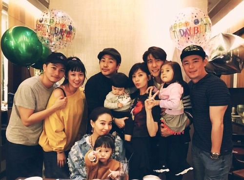 生日欢聚中的小插曲，当父亲的生日派对变成儿子的教训时刻