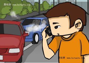 红绿灯事故全解析：如何避免责任纠纷与快速理赔